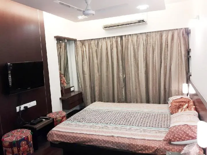 1½ BHK Flats on Rent in Rose Minar, Khar West
