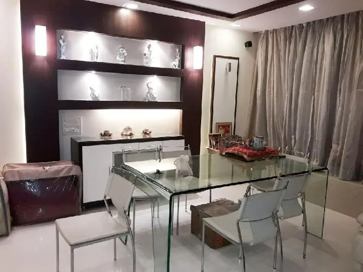 1½ BHK Flats on Rent in Rose Minar, Khar West
