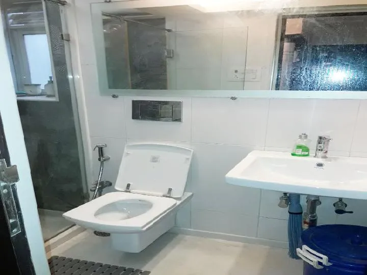 1½ BHK Flats on Rent in Rose Minar, Khar West