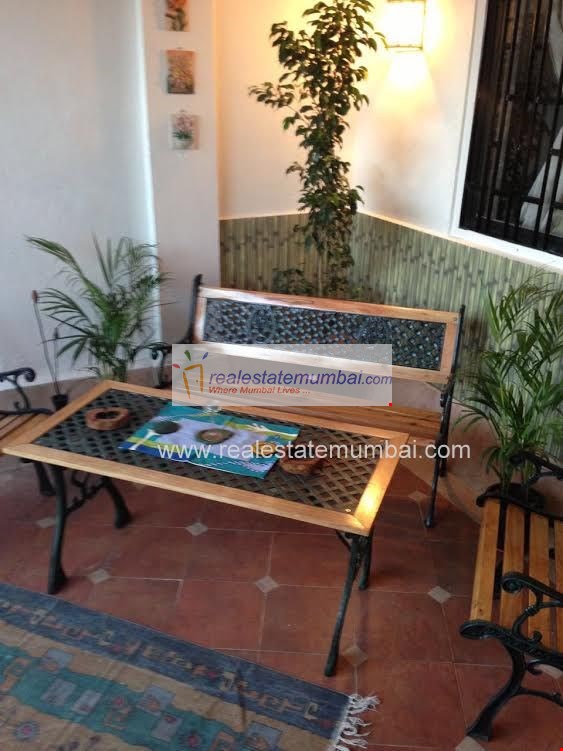 Terrace - Gazdar Apartment, Juhu