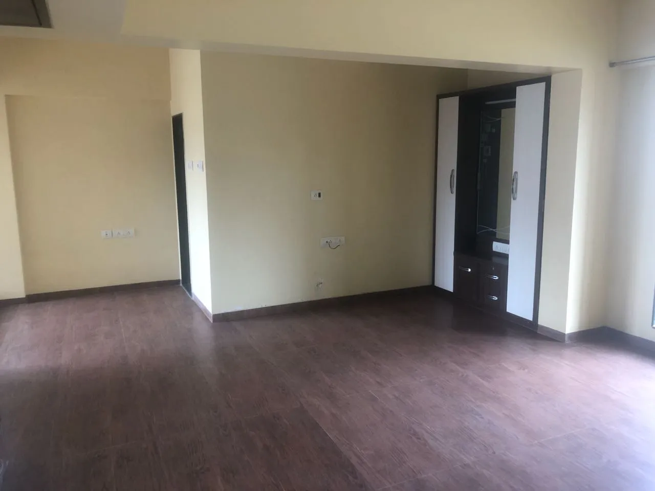 3 BHK Flats on Rent in Nayan Society, Vile Parle West