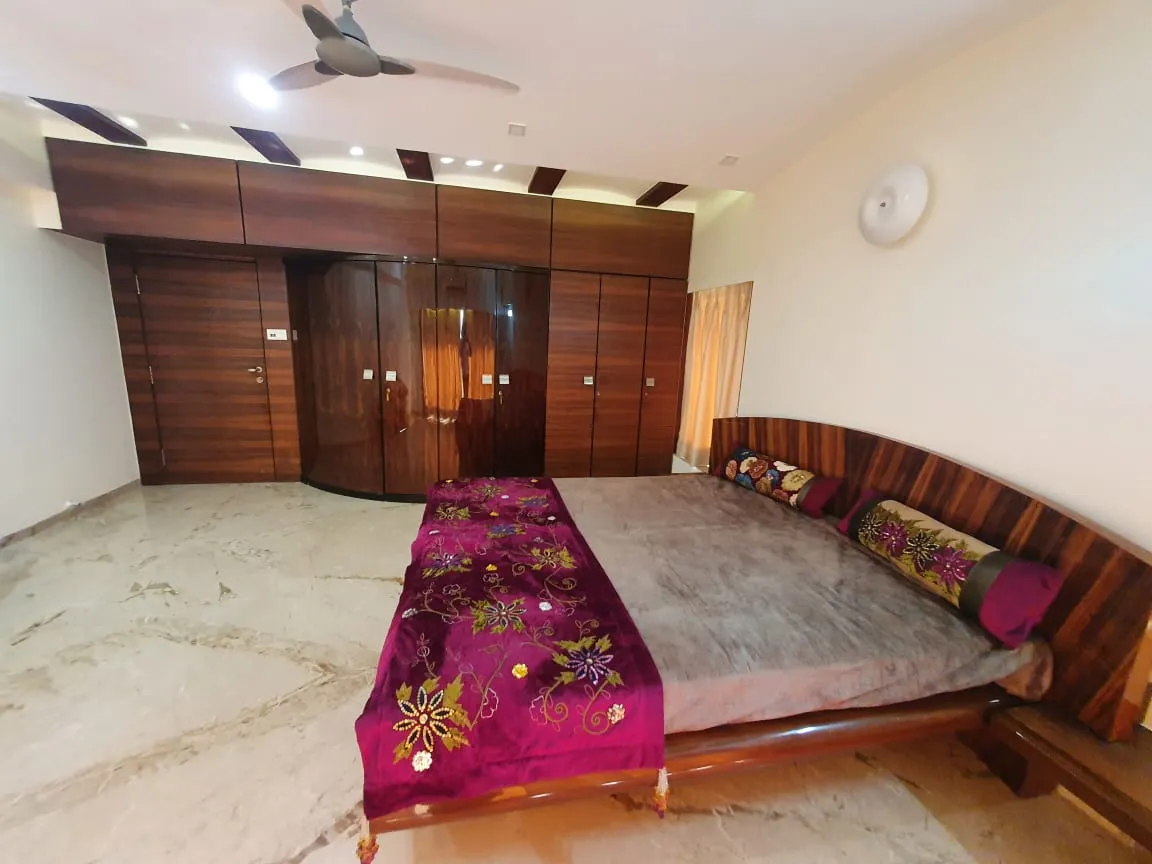 4 BHK Flats on Rent in Kutch House, Juhu