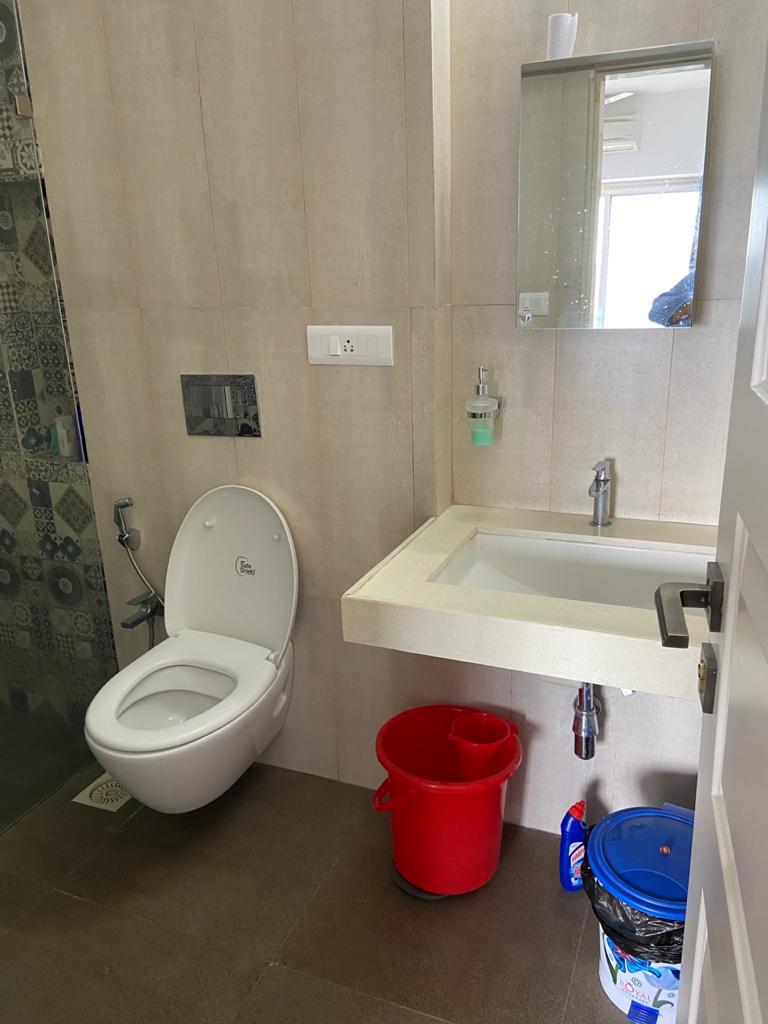 Master Bathroom - Kanakia Paris, Bandra East