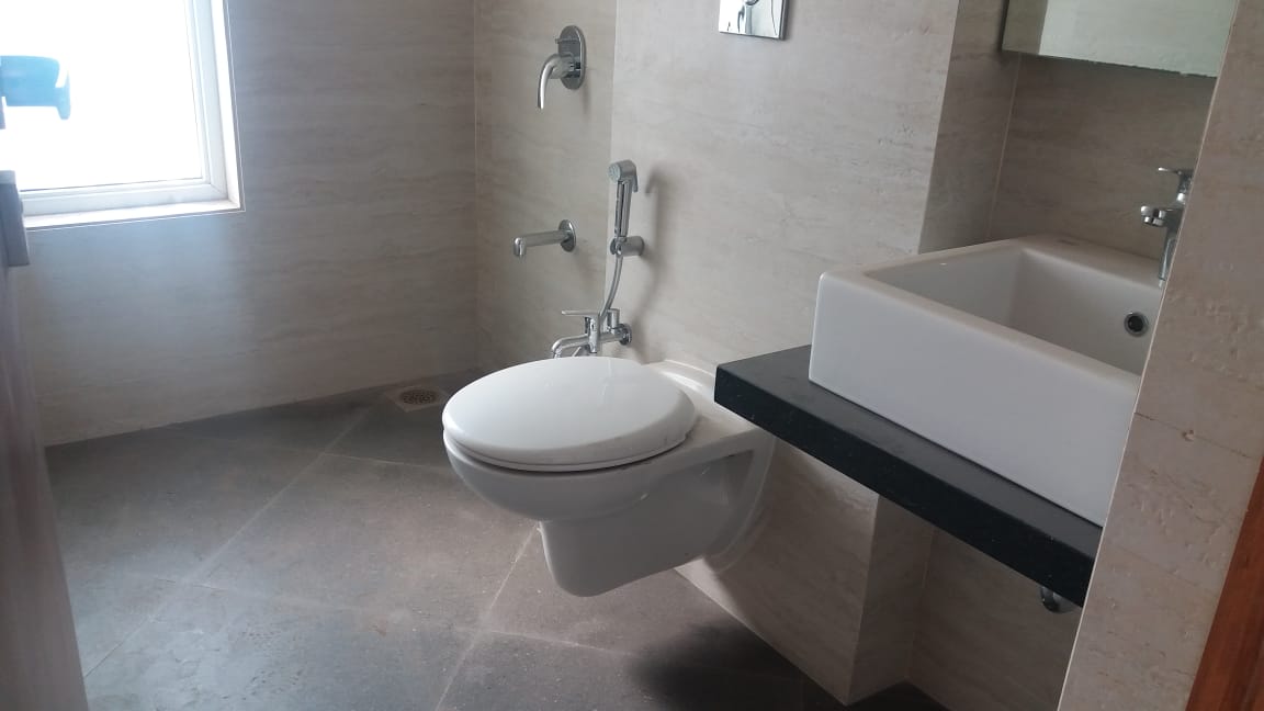 Master Bathroom - Kings, Santacruz East