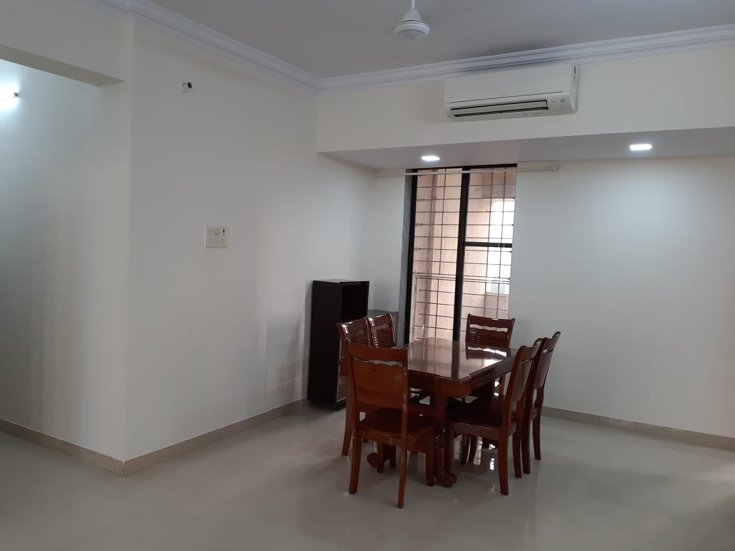 4 BHK Meera Tower, Andheri West — for Rent — photo 4