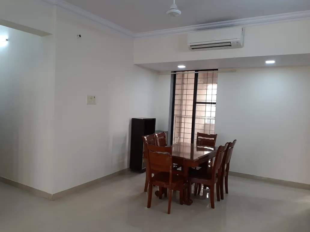 4 BHK Flats for Sale in Meera Tower, Andheri West