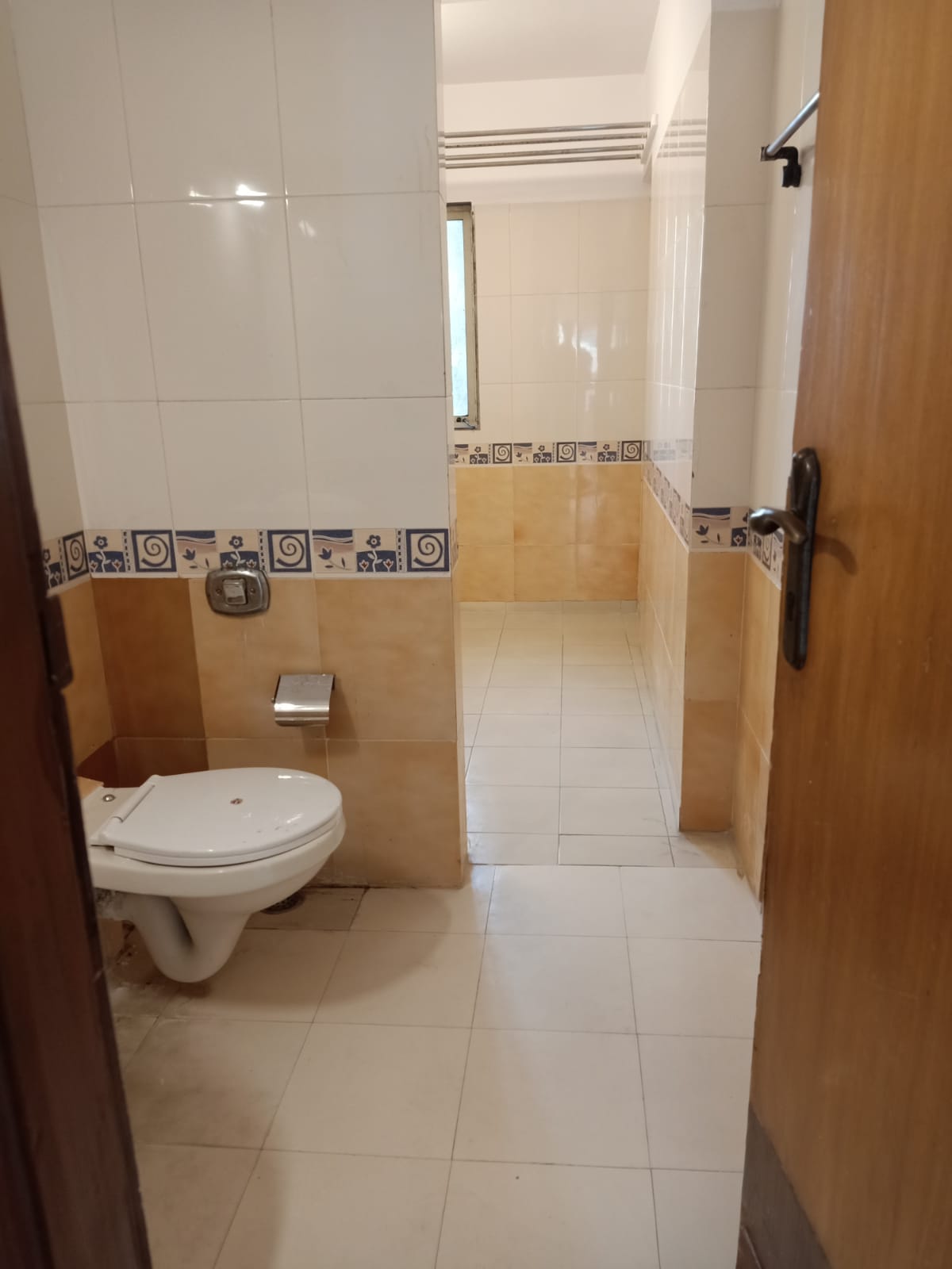 8 - Badrinath, Andheri West