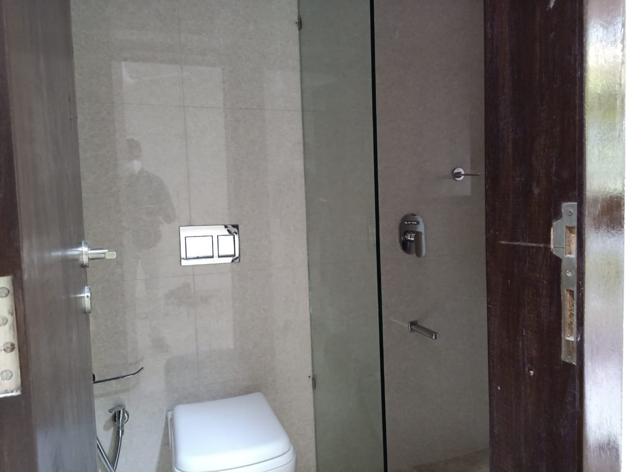 Building11 - Kakad Classic, Bandra West