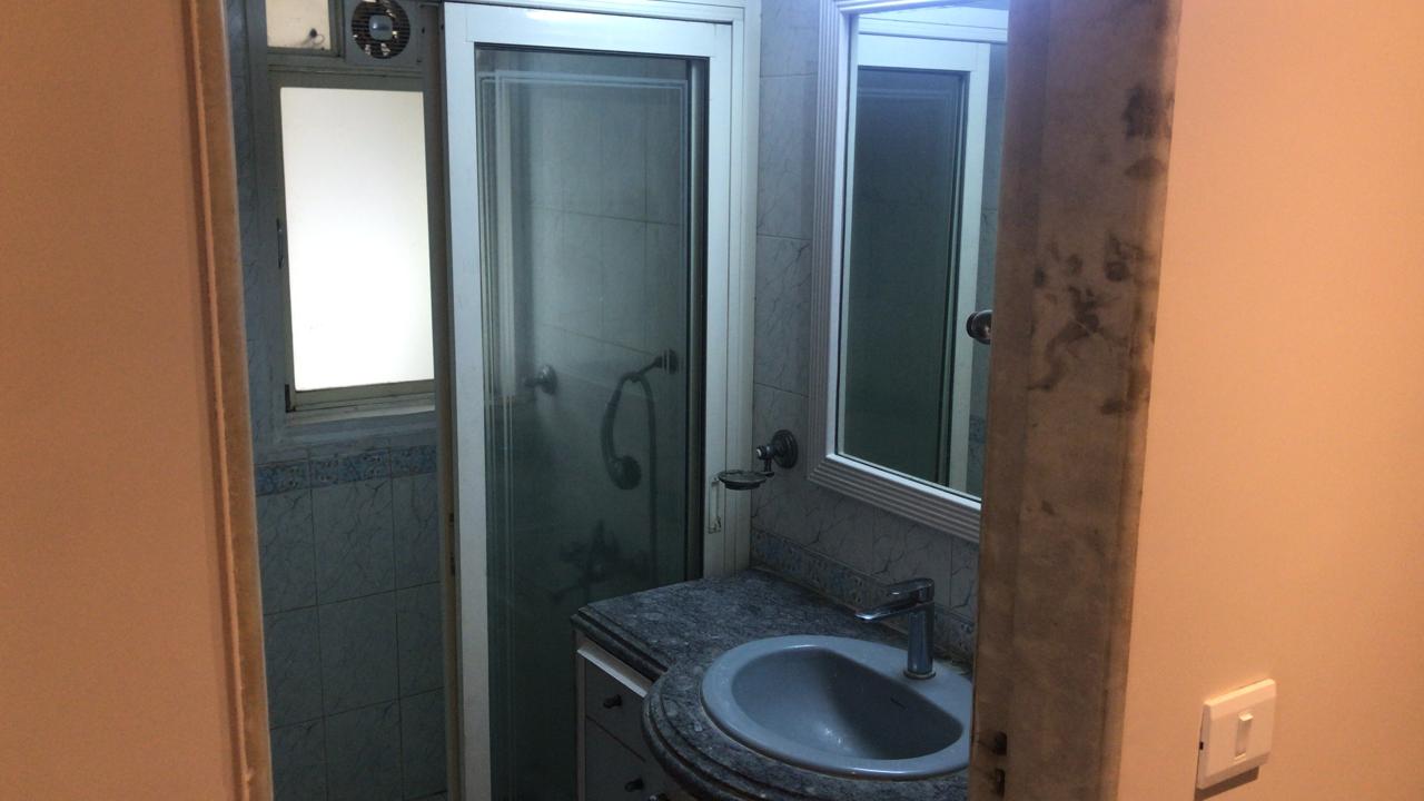Bathroom 21 - Ashiana Glaxo, Bandra West