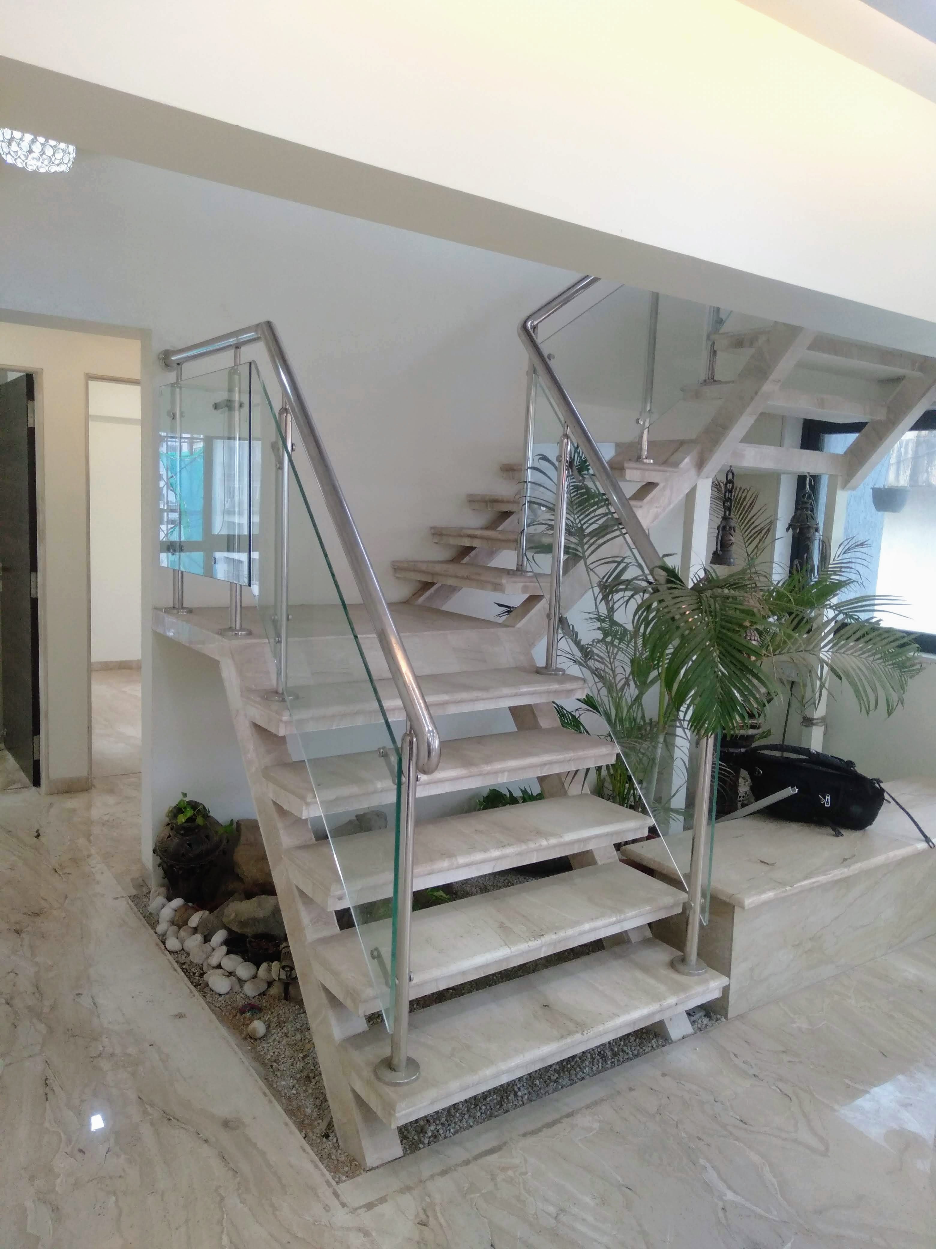 5 BHK Semi Furnished in Kakkad Classic , Khar West