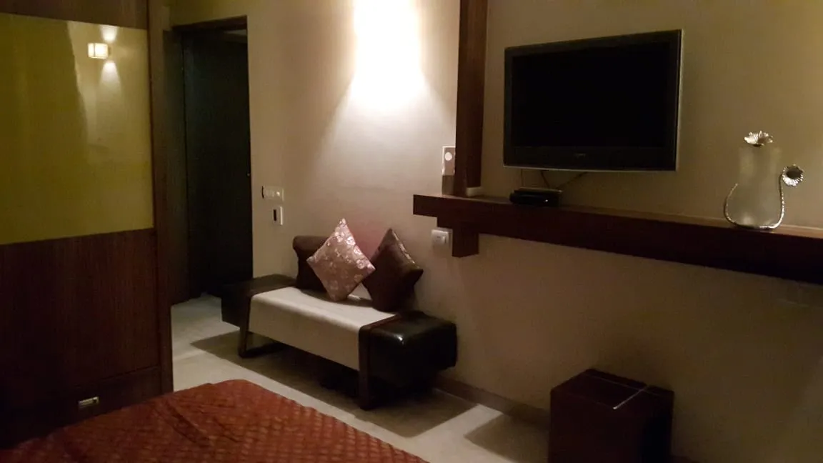 4 BHK Flats on Rent in Brookhaven, Andheri East