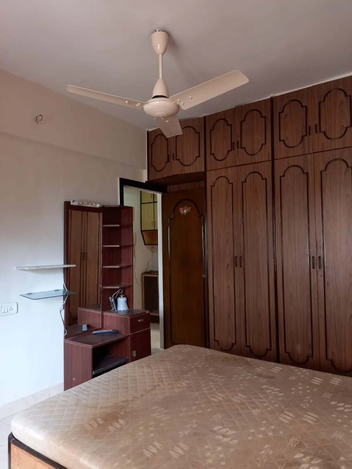 2 BHK Flats on Rent in Cozy Home, Bandra West