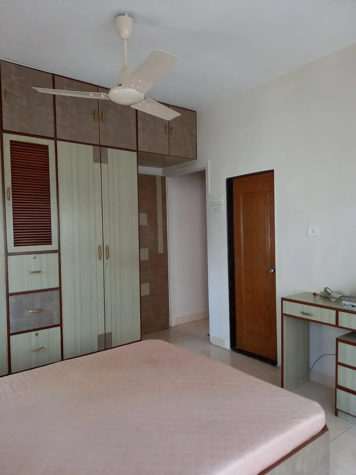 2 BHK Flats on Rent in Cozy Home, Bandra West