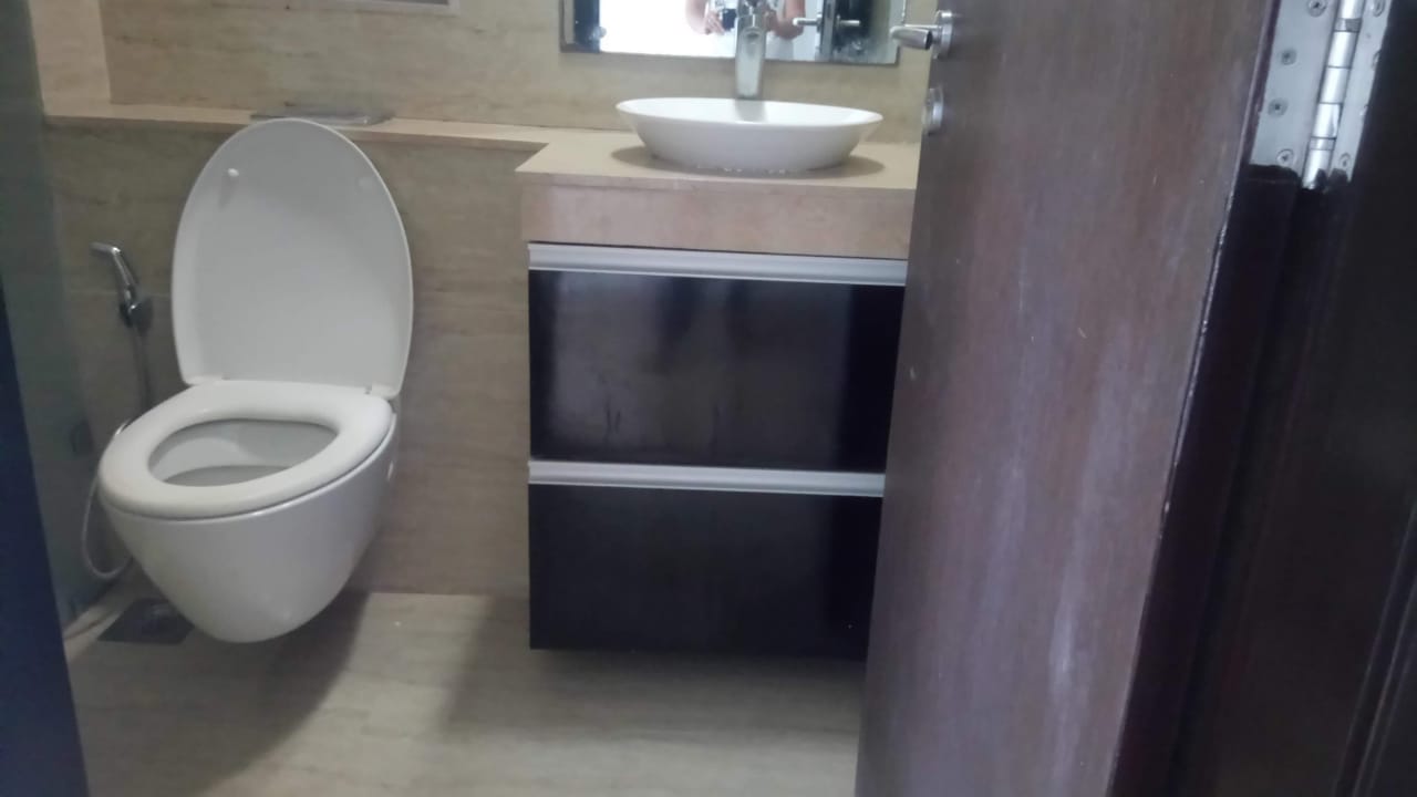 Bathroom 2 - Oberoi Splendor Grande, Andheri East