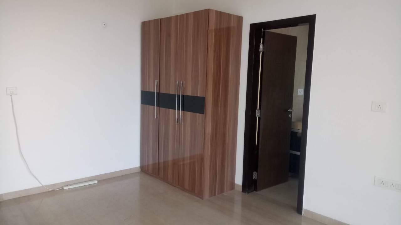 Master Bedroom - Oberoi Splendor Grande, Andheri East