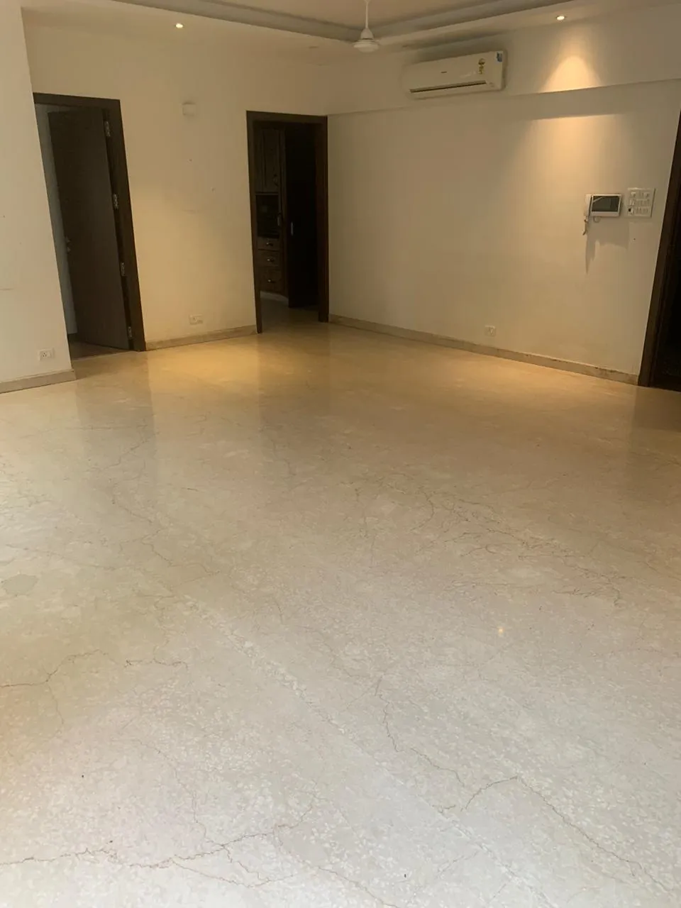 4 BHK Flats on Rent in Fairmont, Khar West