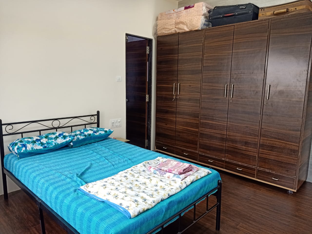 Master Bedroom - Kamal Apartment, Andheri West