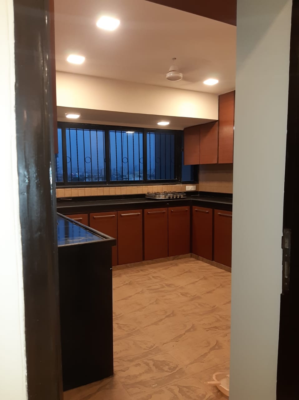 3½ BHK Flats on Rent in Everest Apartments, Bandra West