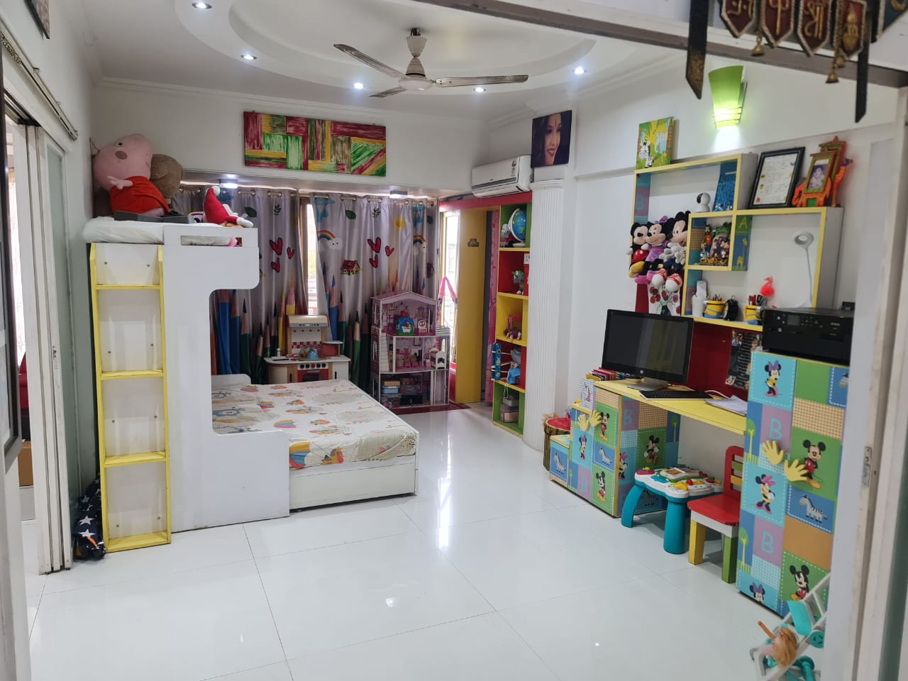 Bedroom 21 - Water Queen, Bandra West