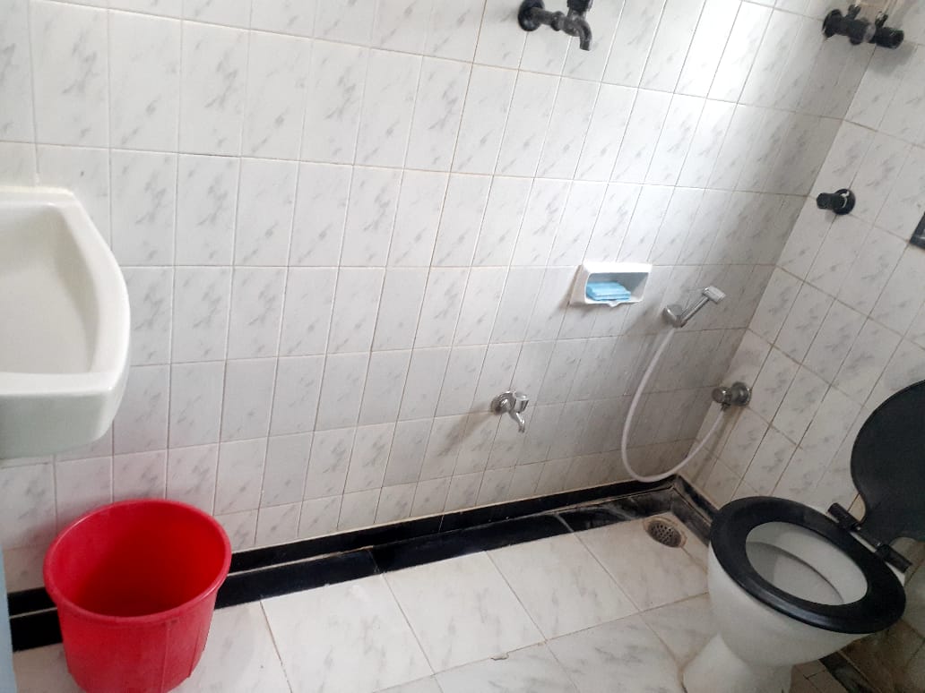 Bathroom 2 - Jewel Tower, Bandra West