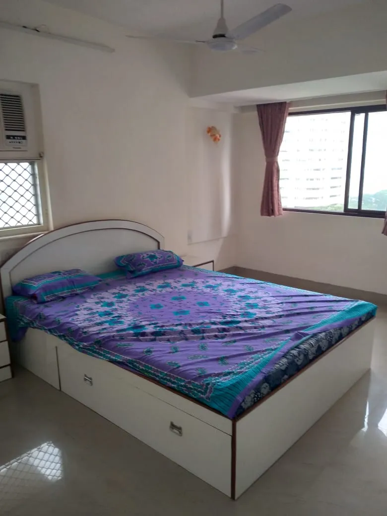 3 BHK Flats on Rent in Satnam Apartment, Cuffe Parade