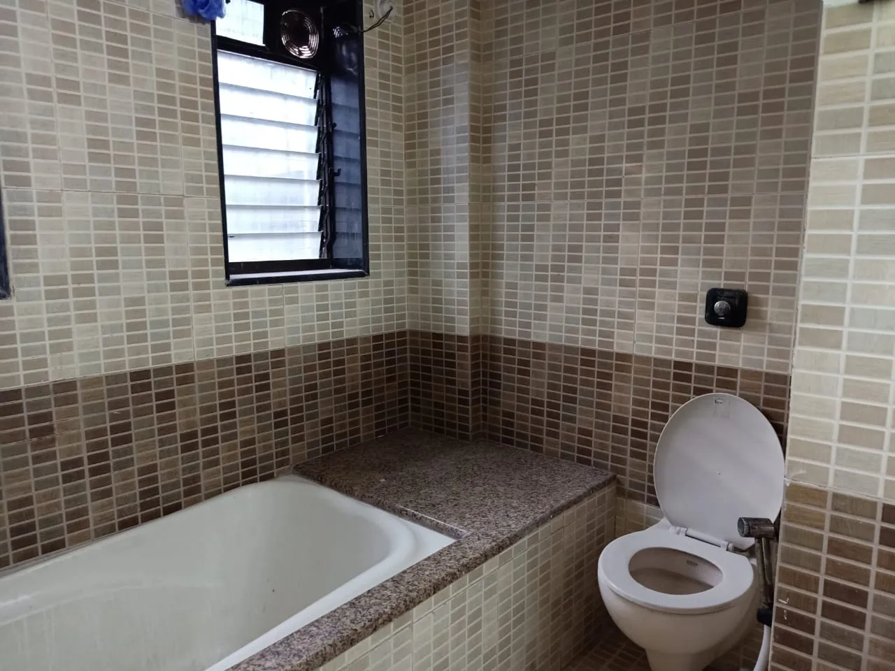 1 Flats for Sale in Padmavati Apartment, Andheri West