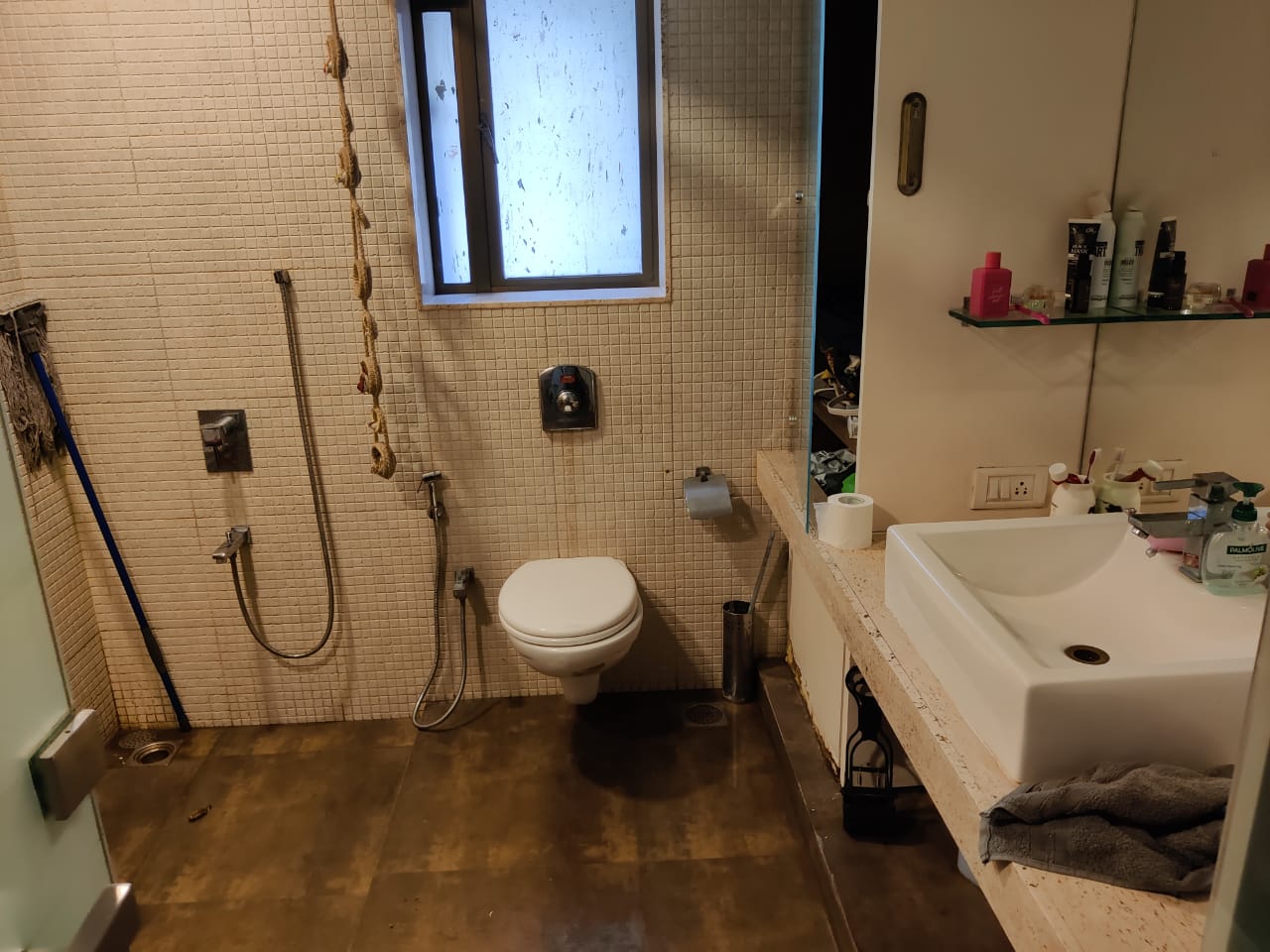 Master Bathroom1 - Aashit Apartment, Juhu