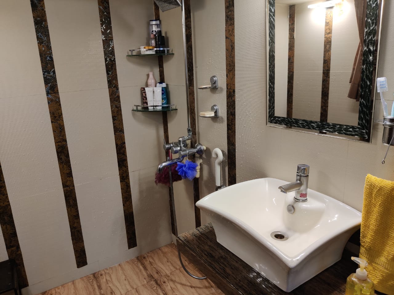 Master Bedroom - Aashit Apartment, Juhu