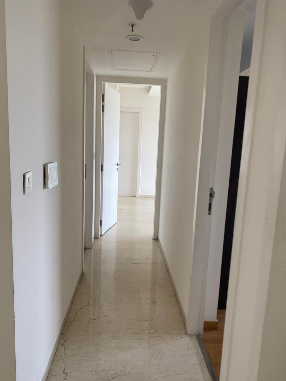 Building - Lodha Fiorenza Roma, Goregaon East