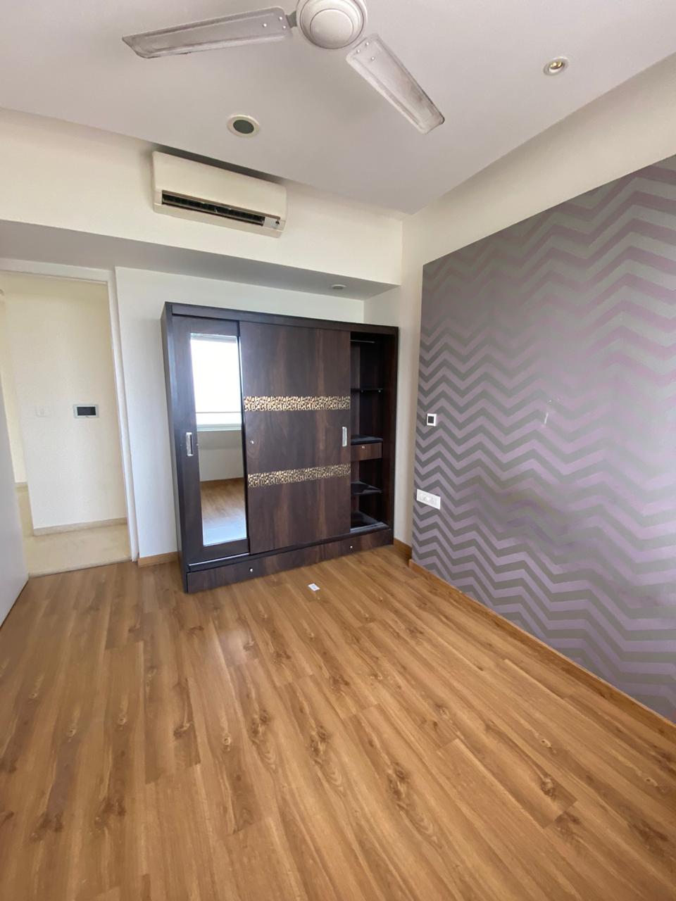 Master Bedroom - Lodha Fiorenza Roma, Goregaon East