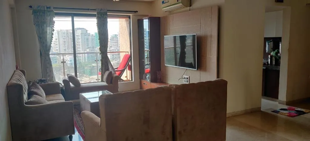 5 BHK Flats for Sale in Dheeraj Serenity, Santacruz West