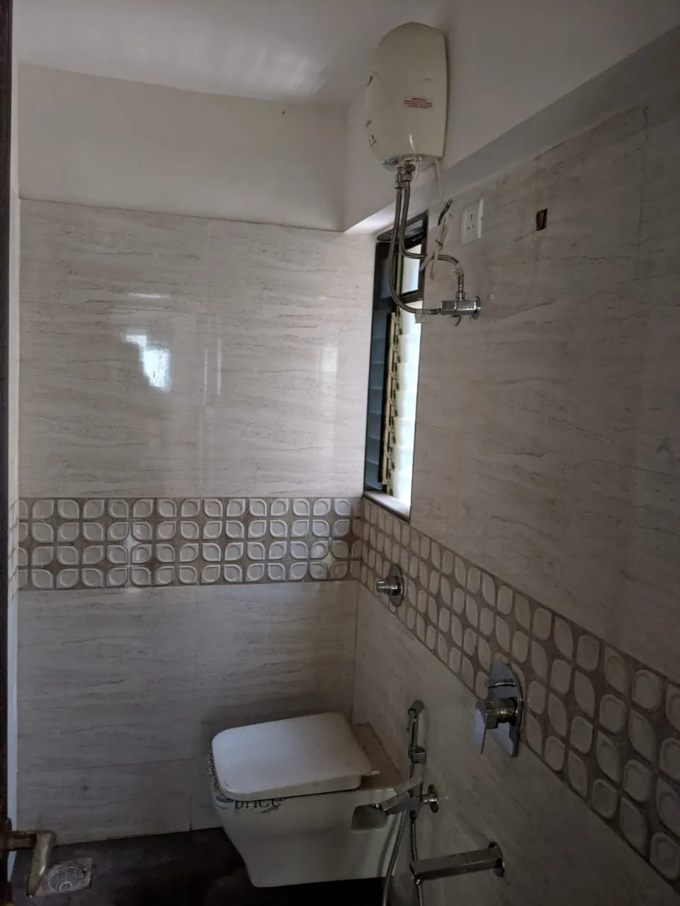 2 BHK Flats on Rent in Gokul Mohan, Santacruz West