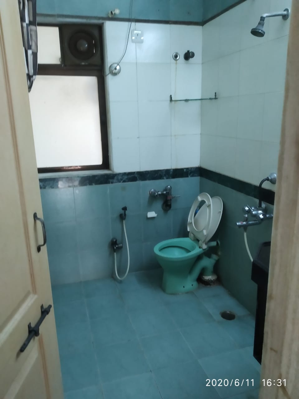 Bathroom 3 - Meera Tower, Andheri West