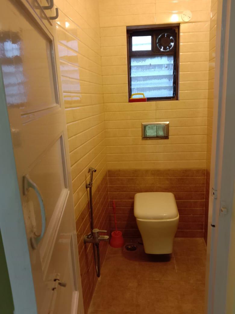 Master Bathroom - North Bombay Society, Juhu