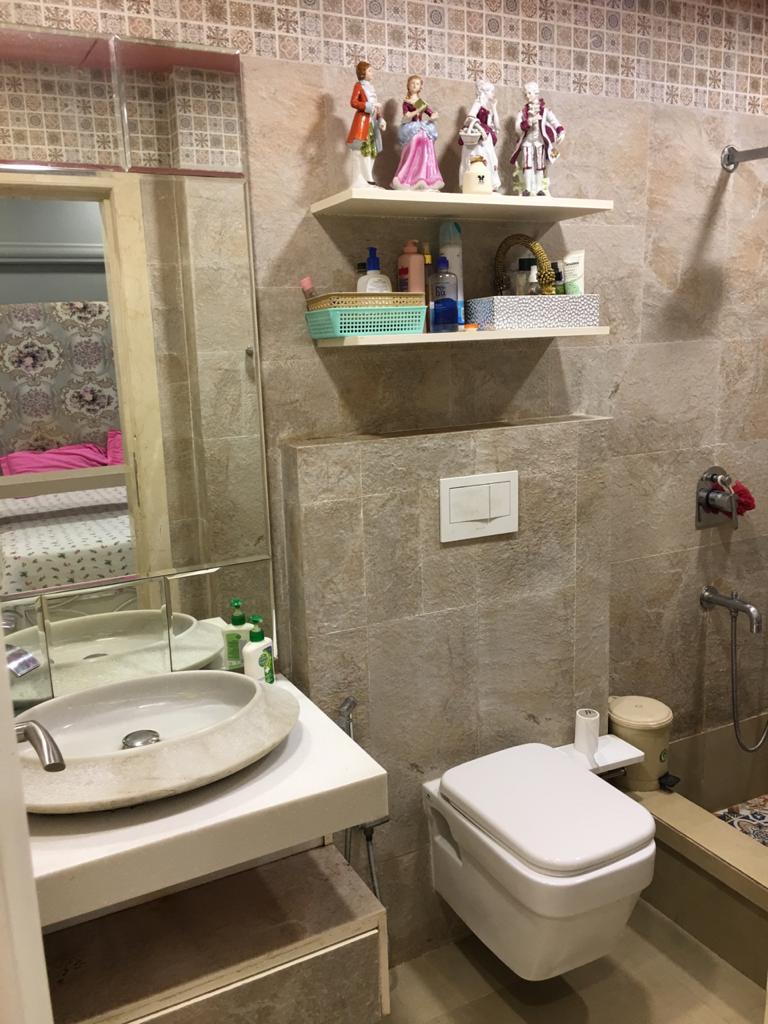 Bathroom 2 - Shraddha Suman, Juhu