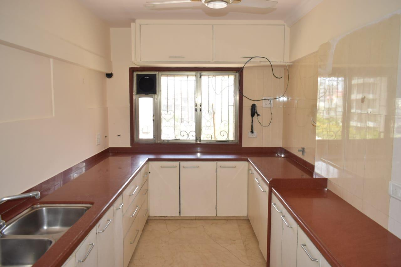4 BHK Fully Furnished in Shraddha Suman , Juhu