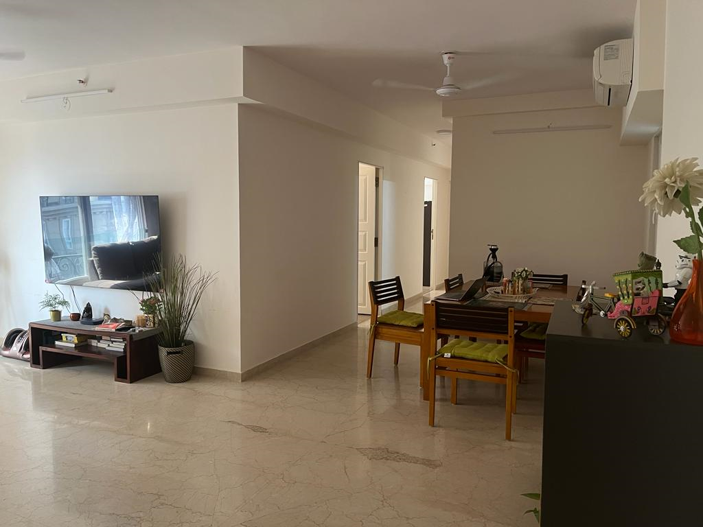 16 - Kanakia Paris, Bandra East