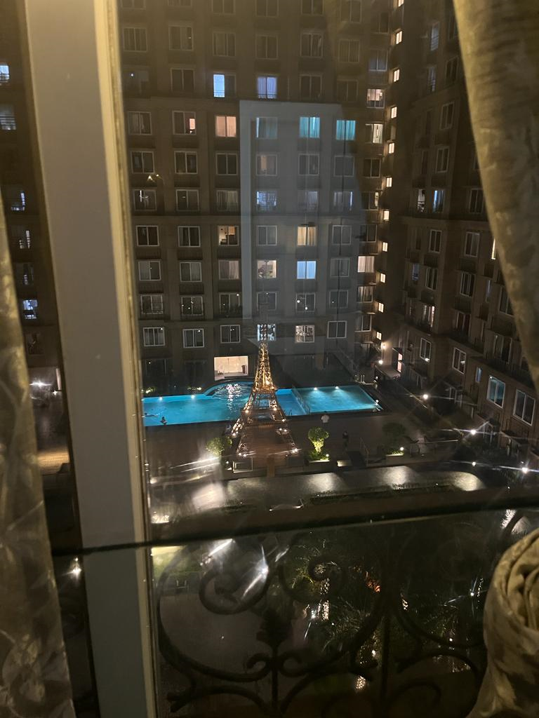 3 BHK Semi Furnished in Kanakia Paris , Bandra East