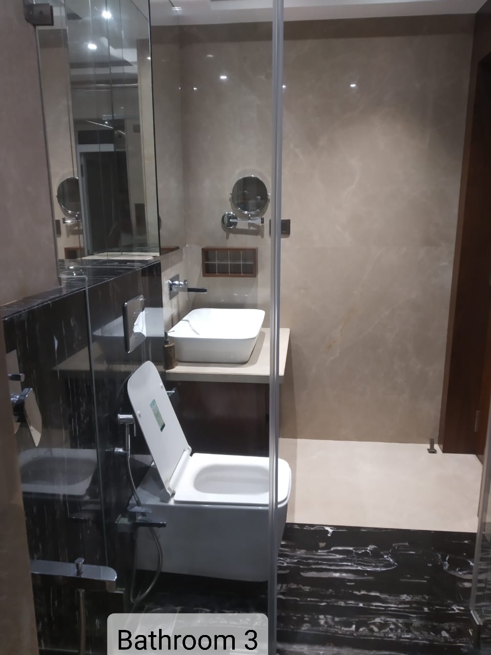 Bathroom 33 - Valencia, Juhu