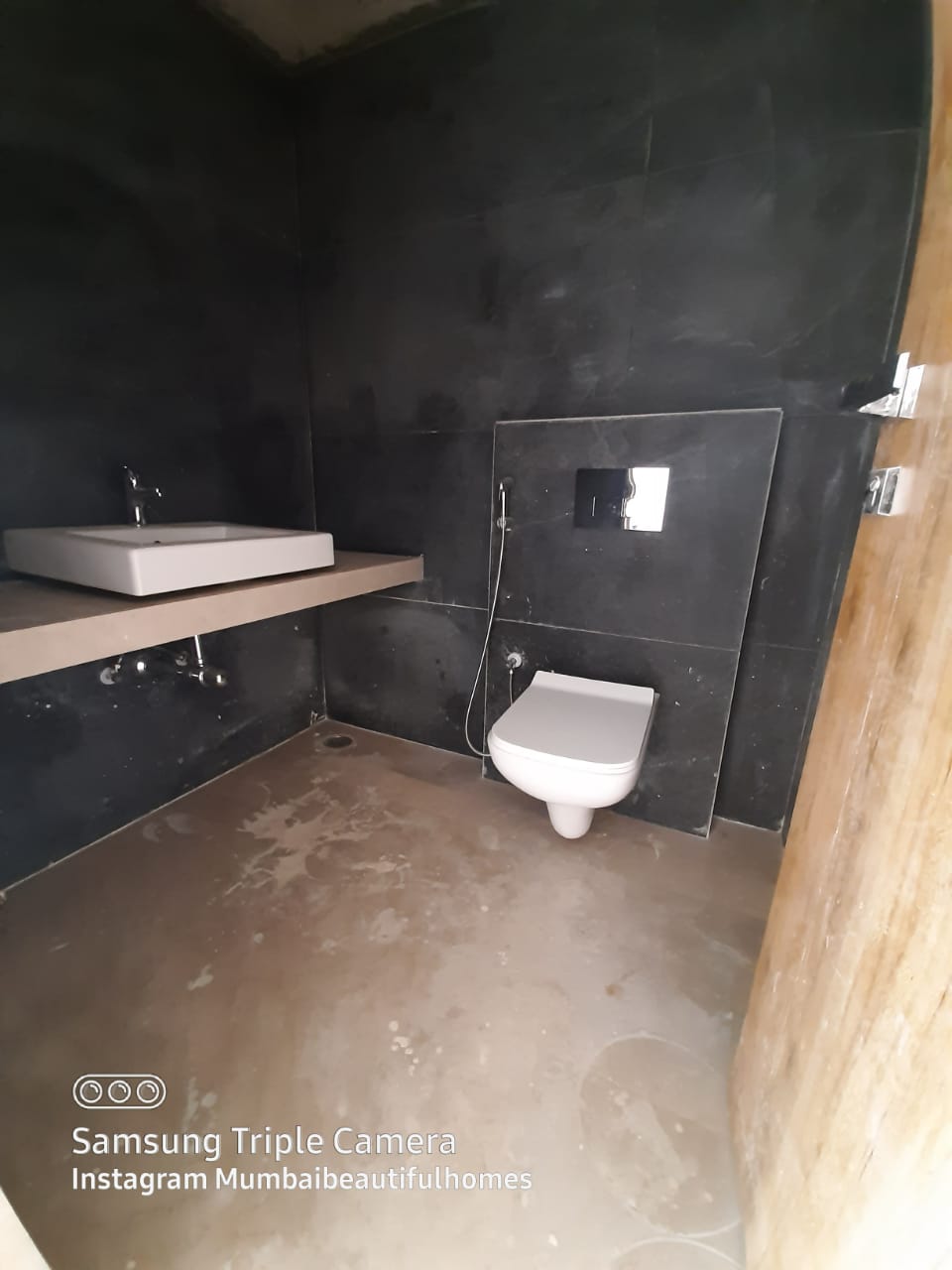 Bathroom 3 - Bhaveshwar Smruti Apartment, Santacruz West