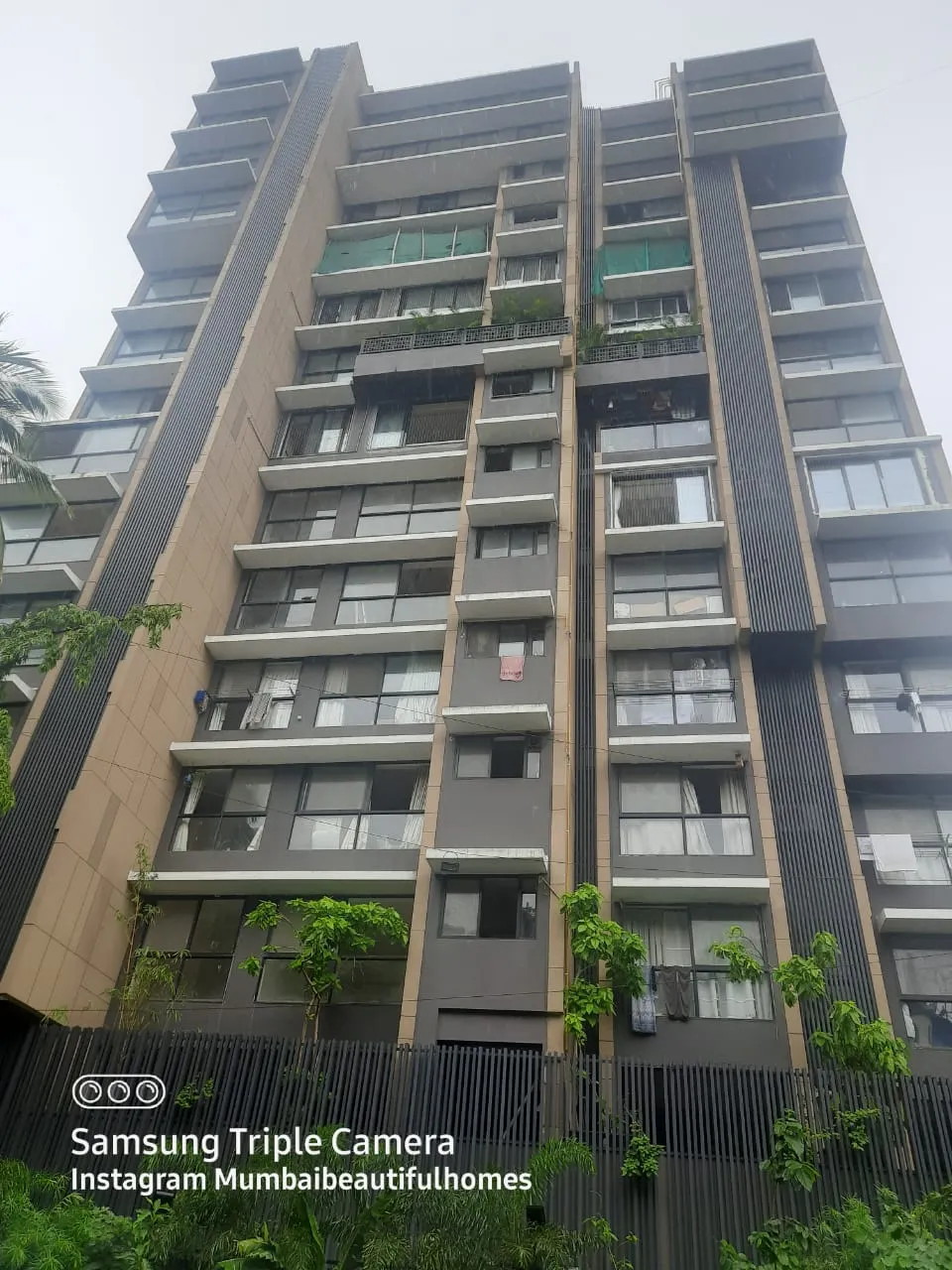 4 BHK Flats on Rent in Bhaveshwar Smruti Apartment, Santacruz West