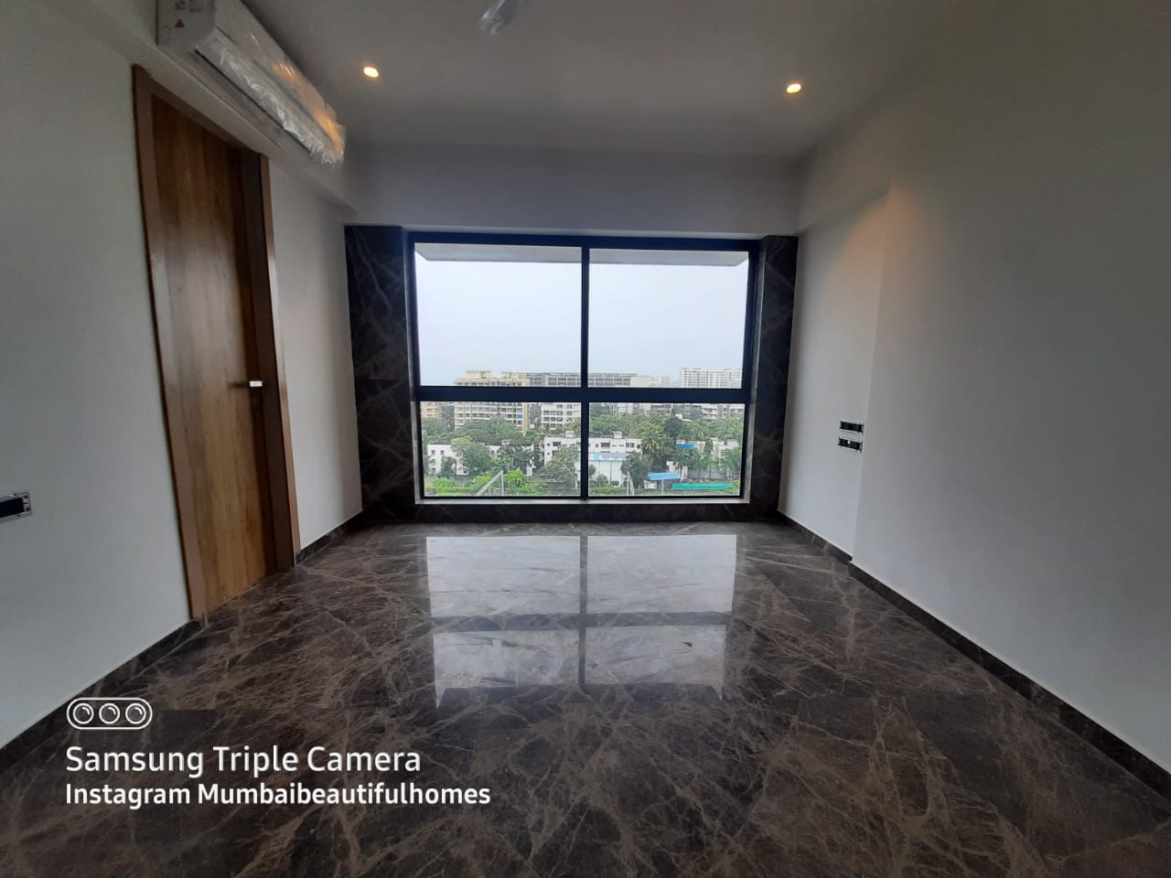 Master Bedroom - Bhaveshwar Smruti Apartment, Santacruz West