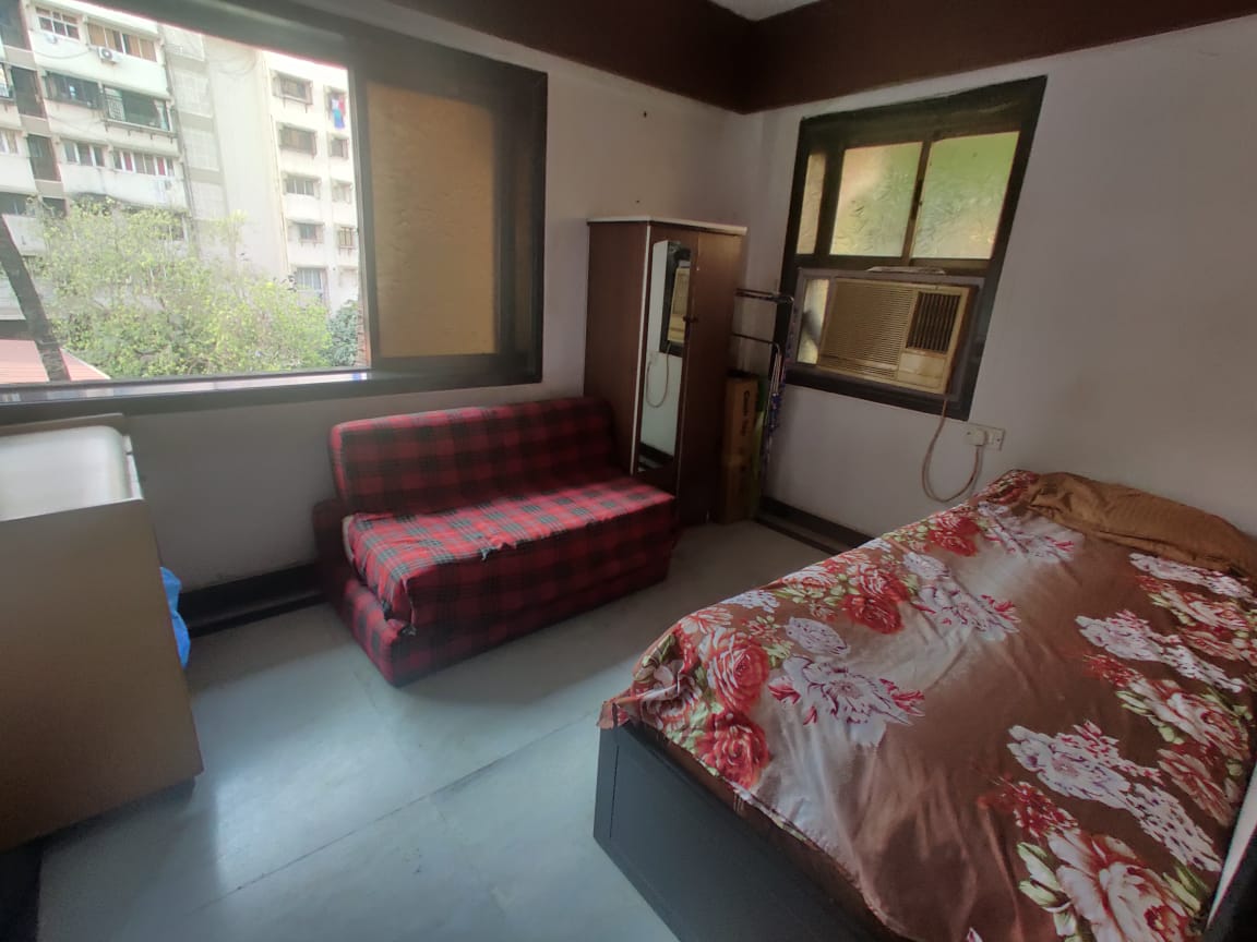 03 - Peter Apartment, Bandra West