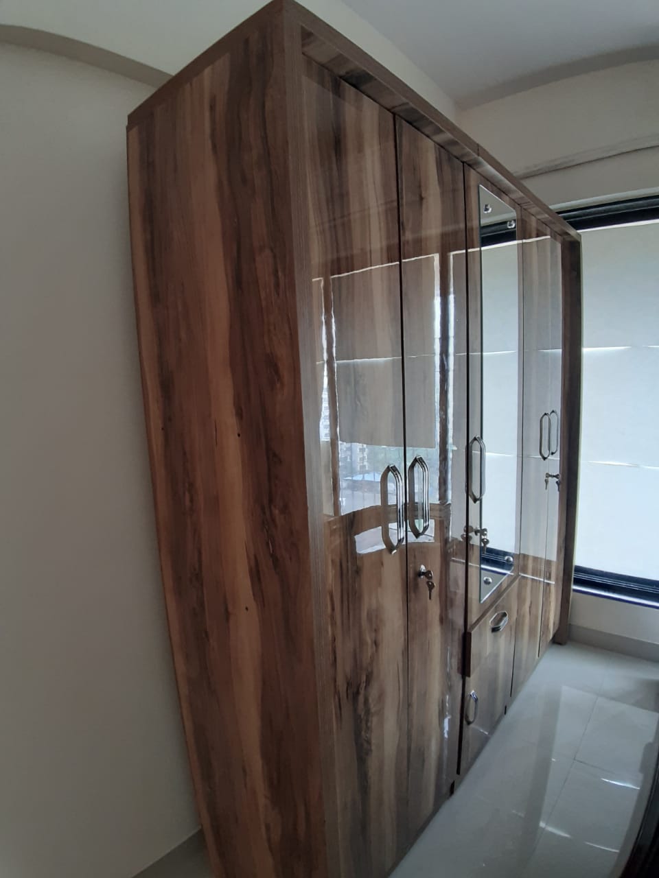 2 BHK Fully Furnished in Jeevan Sheela , Bandra East