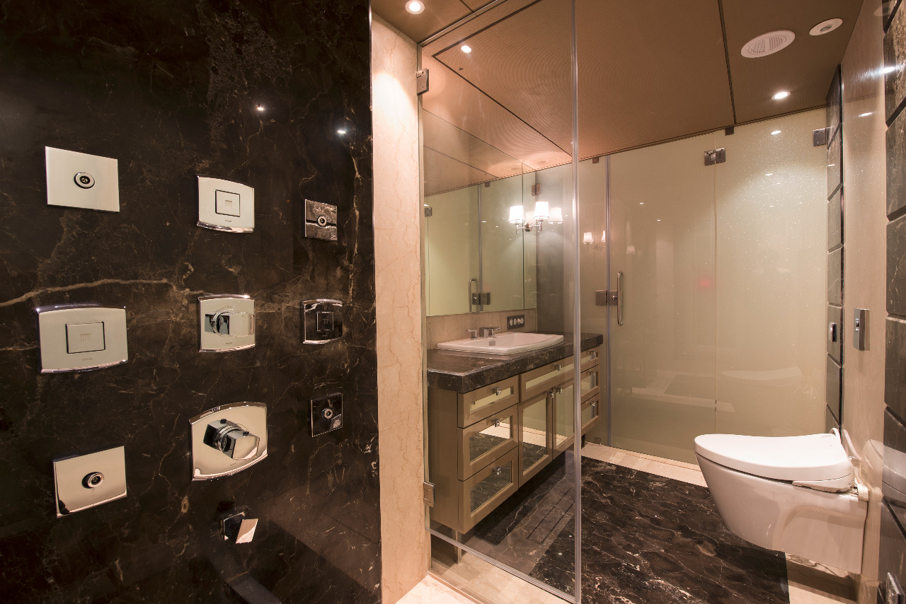 10 - Khushi Belmondo, Santacruz West