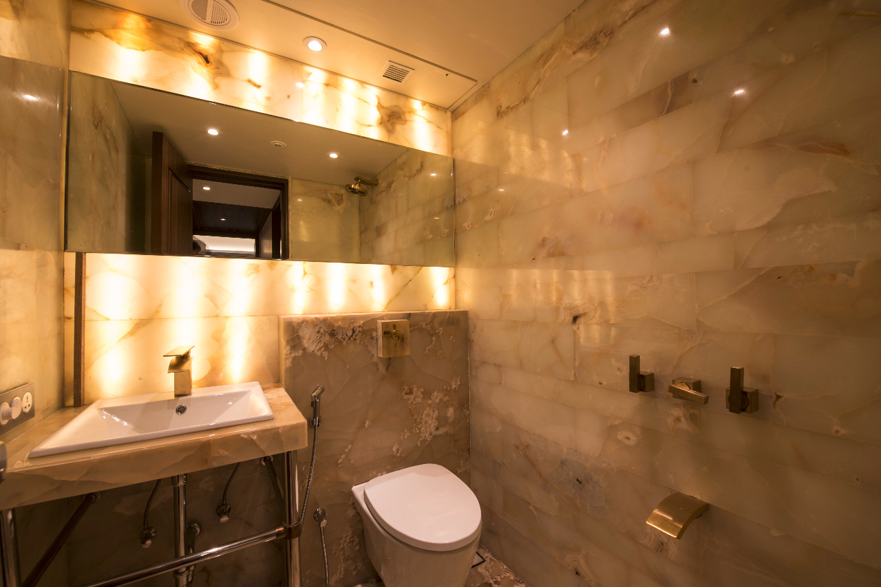 11 - Khushi Belmondo, Santacruz West