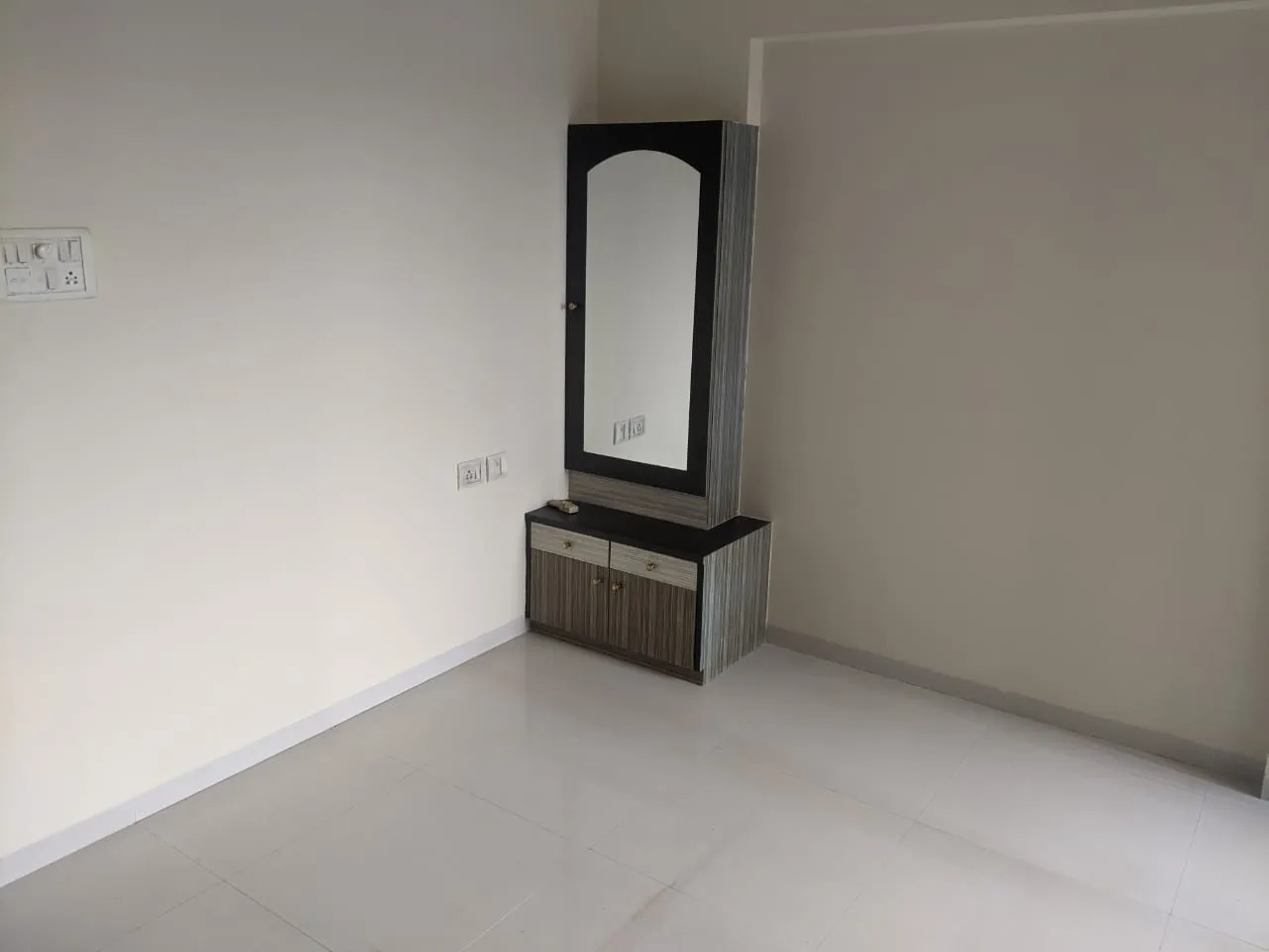 3 BHK Flats on Rent in Aditya, Juhu