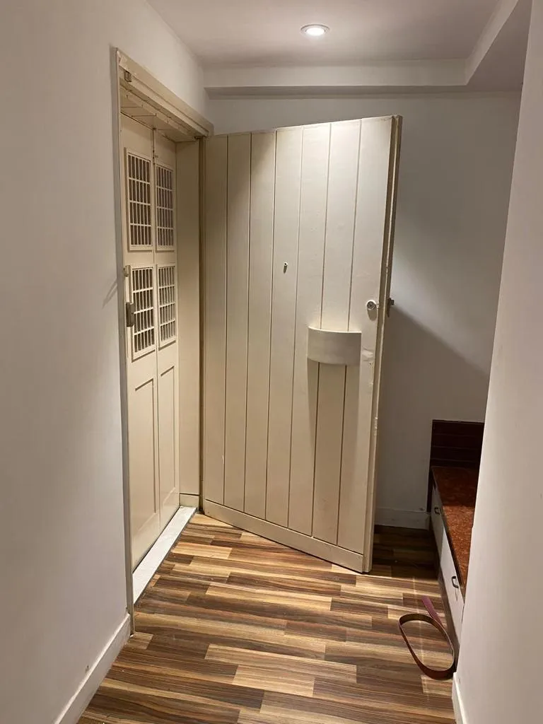 2 BHK Flats on Rent in Maneck Mahal, Juhu