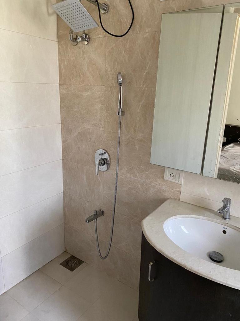 Master Bathroom1 - Maneck Mahal, Juhu