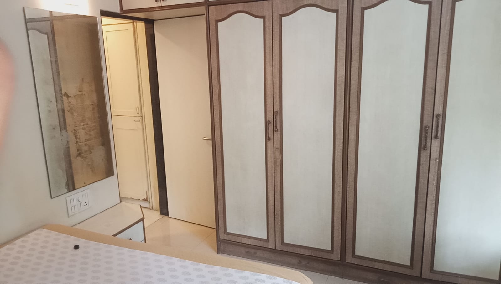 2 BHK Flats for Sale in Chandangiri , Santacruz West
